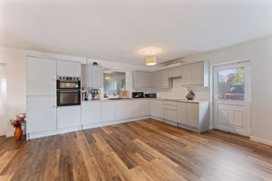 Family Kitchen- click for photo gallery